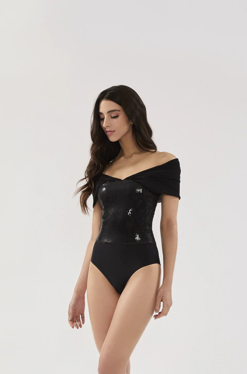 BODY PAETÊ GOLA OMBRO A OMBRO PRETO