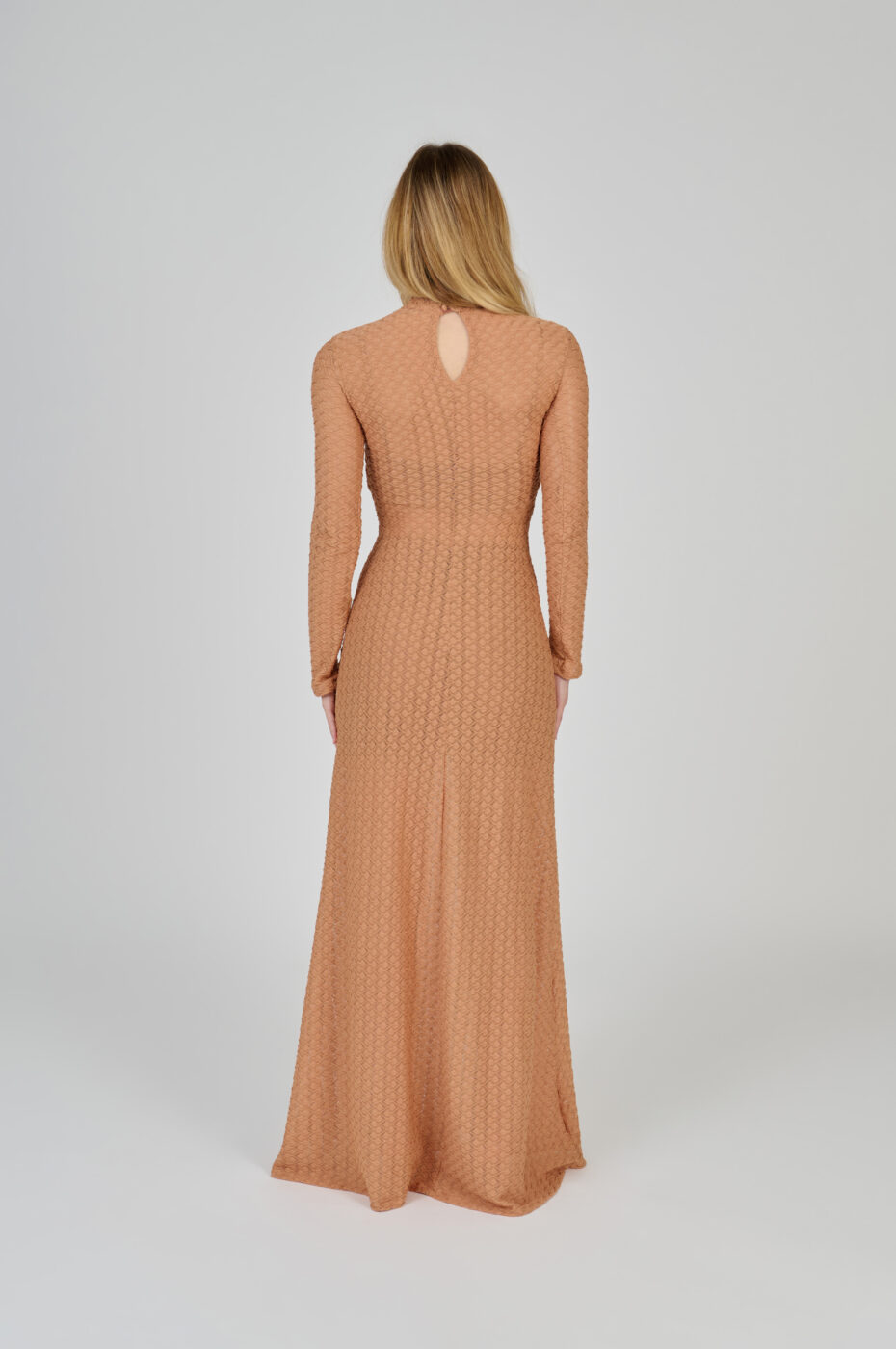 VESTIDO LONGO EM MALHA TEXTURIZADA MARROM